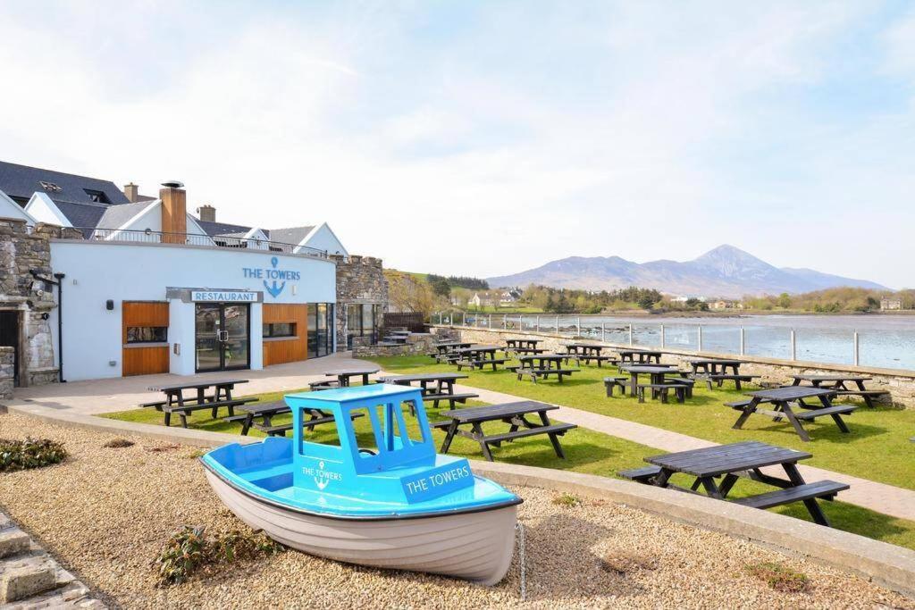 Clew Bay Balcony Views - Westport Quay Apt Lejlighed Eksteriør billede